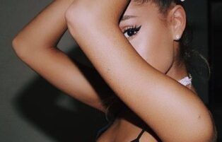 Ariana Grande – Fotos nua e pelada